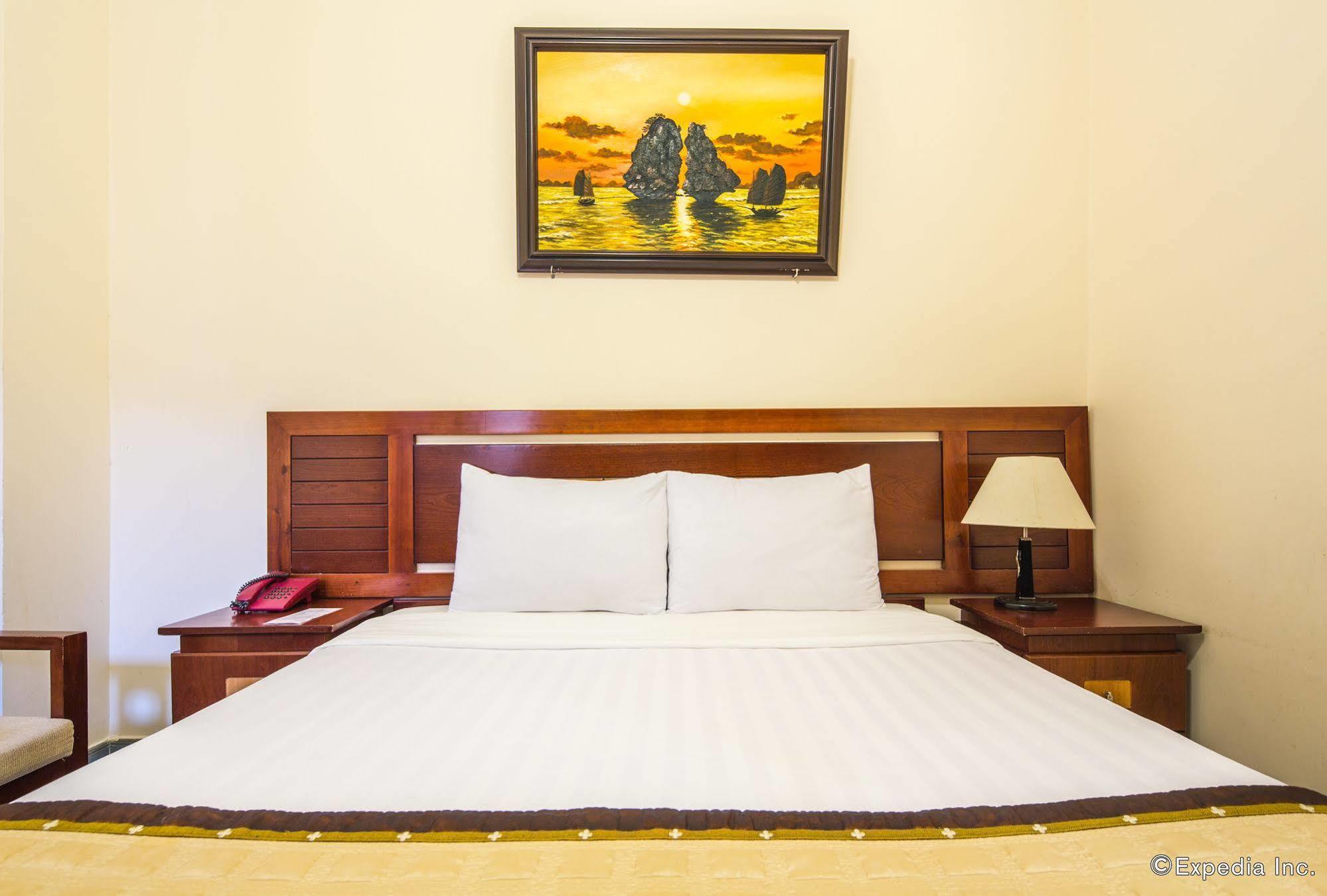 Bon Ami Hotel - Thien Xuan Hotel Хошимин Экстерьер фото